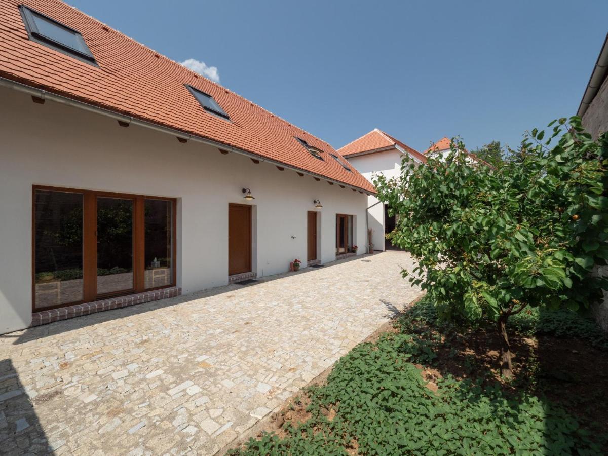 Penzion Andel Šatov Extérieur photo